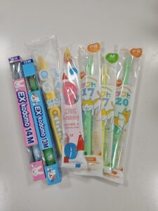 “うちの子に合う歯ブラシって？”当院のキッズ歯ブラシ紹介